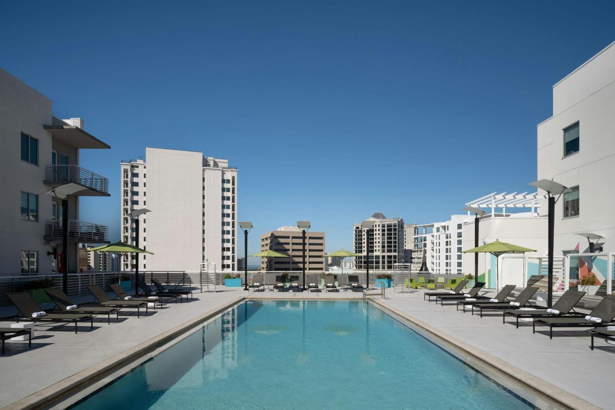 Aloft Sarasota Hotel Exterior photo